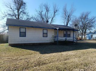120 Walnut St, Chetopa, KS 67336