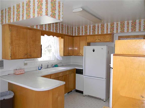 2nd image of 2538 Howard Ave