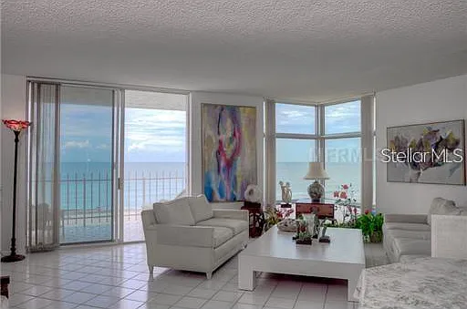 2 bed, 2.0 bath, 1470 sqft, $9,000 — Photo 3