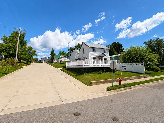 3rd image of 300 N Main St