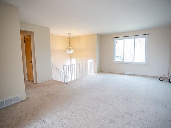 4th image of 5709 Andover Blvd