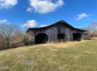 3 Foster Dr, Lenoir City, TN 37772