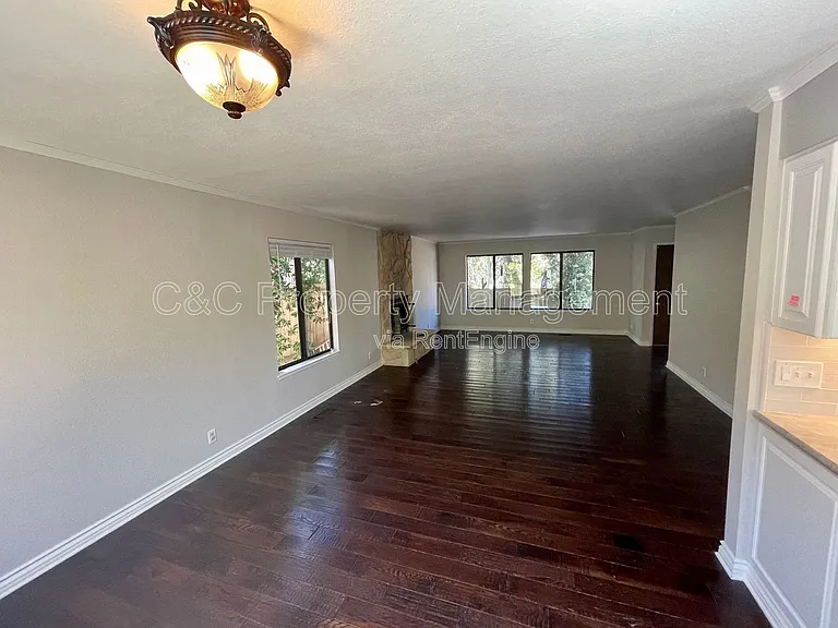 1339 David Ave — Photo 7