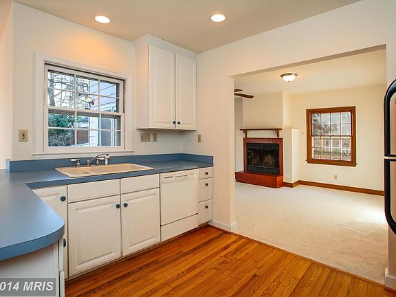 2nd image of 1301 Tracy Pl