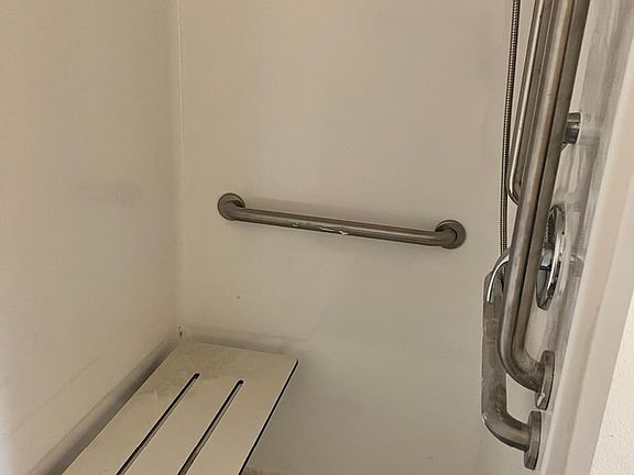 5th image of 231 Railroad St #105