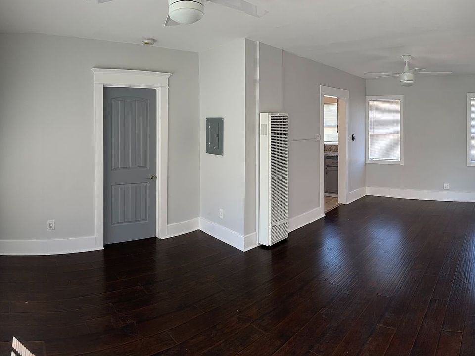 1st image of 219 W 7th St #724