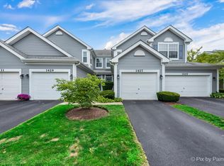 1427 Walnut Hill Ave, Saint Charles, IL 60174