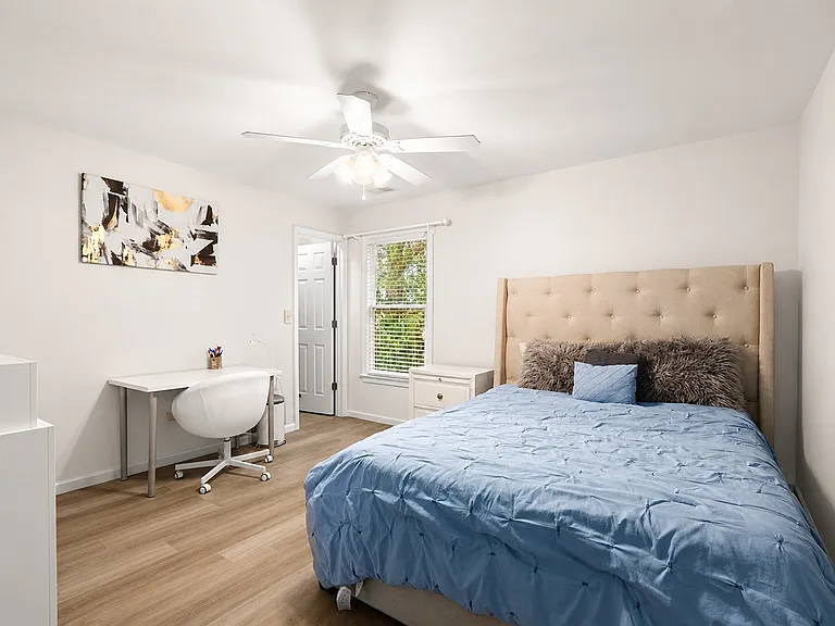 2208 Snug Hbr NE — Photo 16