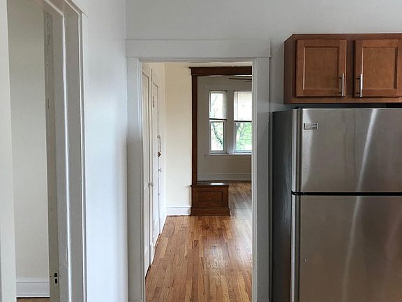 2nd image of 1935 W Cortland St #3F