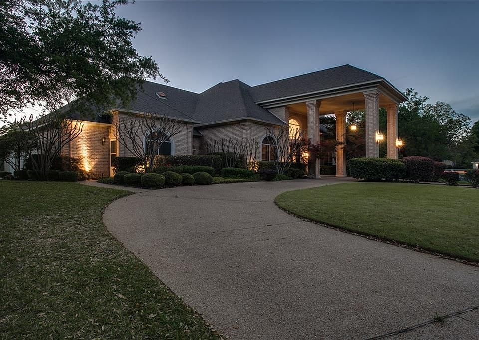 1st image of 616 Portofino Dr