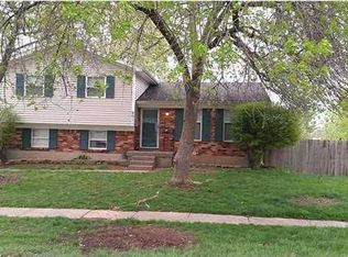 9011 Loch Lea Ln, Louisville, KY 40291