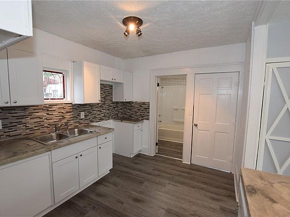3rd image of 135 Oakwood St