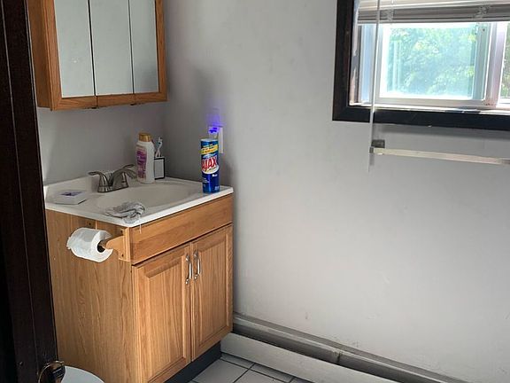 3rd image of 2025-2035 Vine St #2031