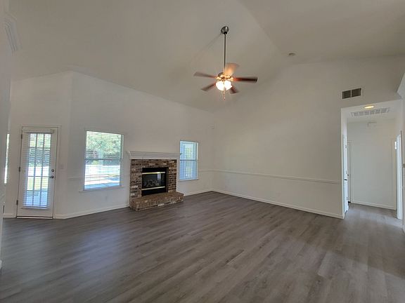 4th image of 5038 W Lark Ave