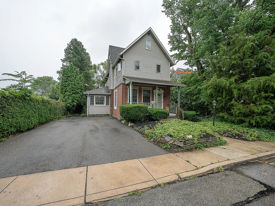 212 Elm Ter #1