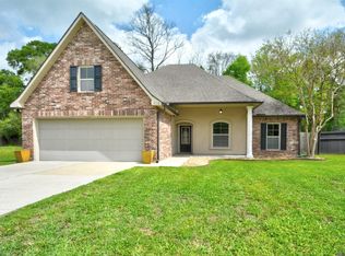 1416 Rue Riviere Dr, Port Allen, LA 70767