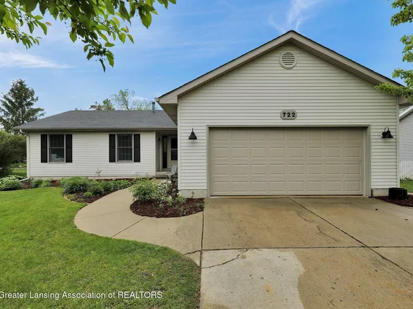 722 Fieldview Dr, Grand Ledge, MI 48837