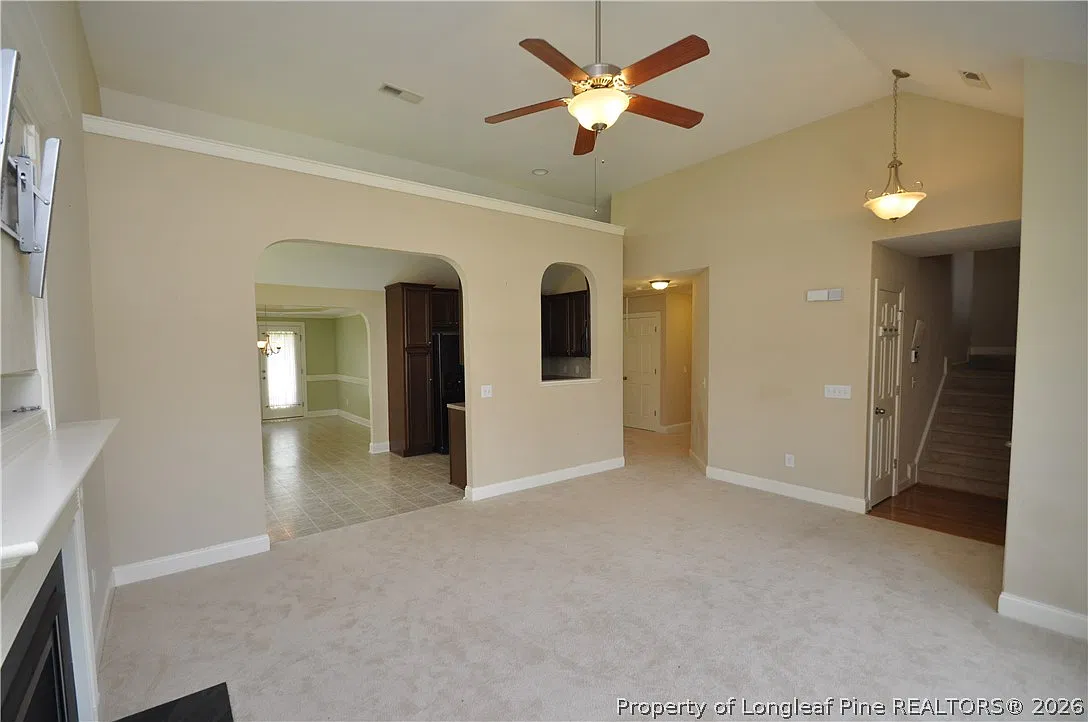 4 bed, 2.0 bath, 1876 sqft, $1,995 — Photo 4
