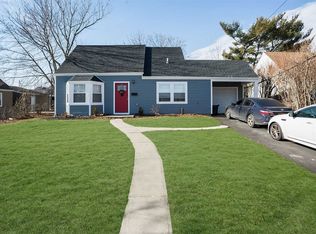 26 Wantagh Ave, Levittown, NY 11756