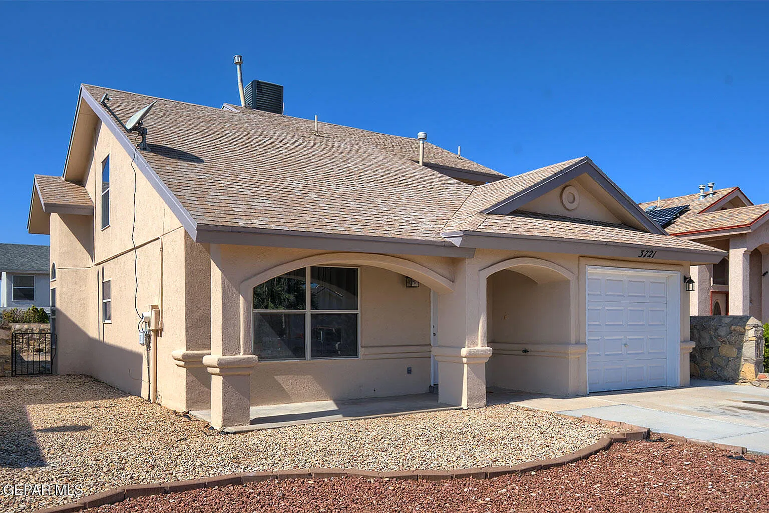 3 bed, 2.0 bath, 1306 sqft, $1,600 — Photo 3