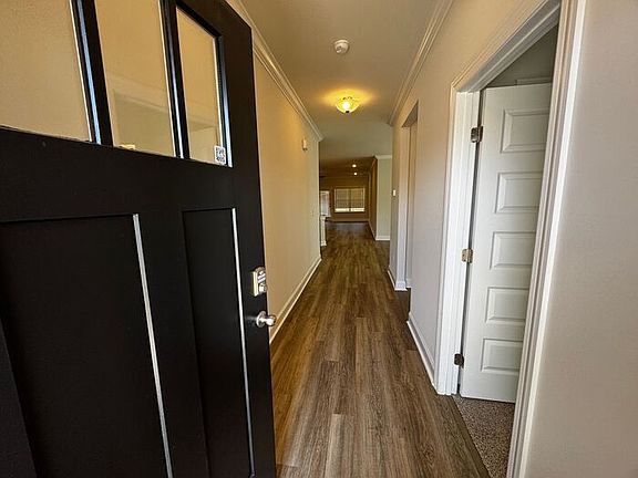3rd image of 222 Crane Hollow Ln