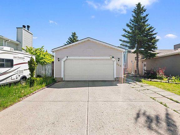 2nd image of 143 S Castlebrook Rise NE