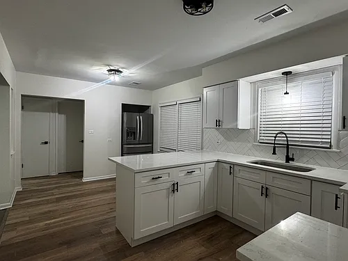 2602 Euclid Ave #1S Photo 1