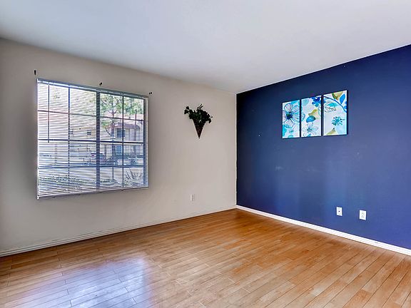5th image of 12039 Alta Carmel Ct Unit 141
