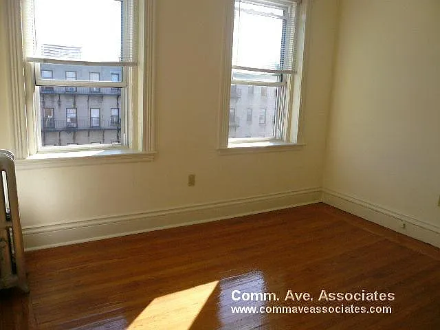 2 bed, 1.0 bath, $2,825 — Photo 3