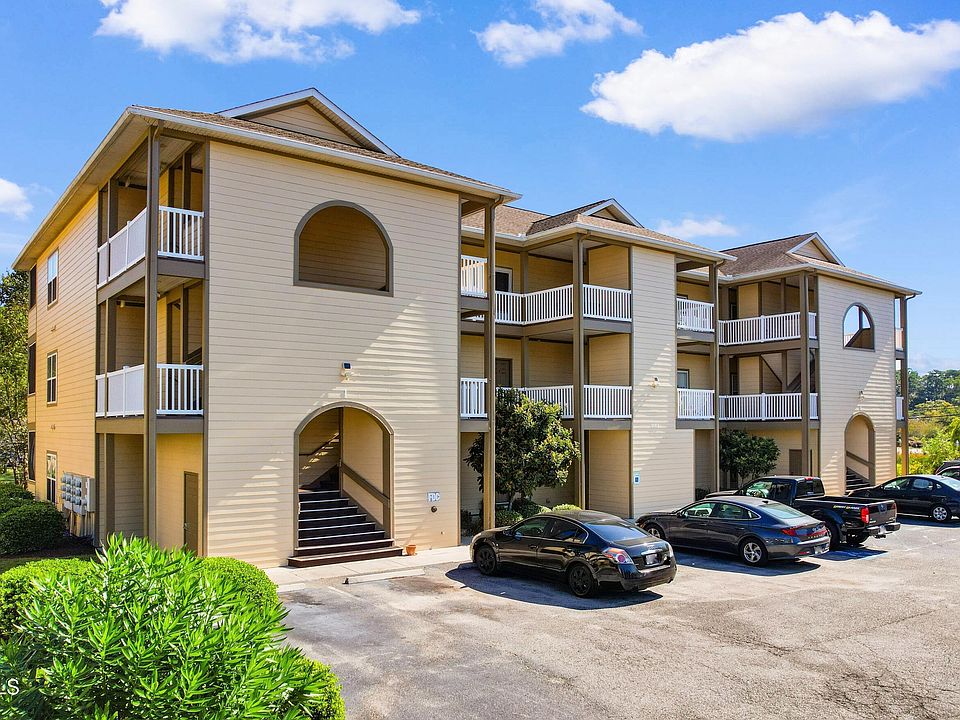 1st image of 4102 Pinehurst Circle Apt 1i