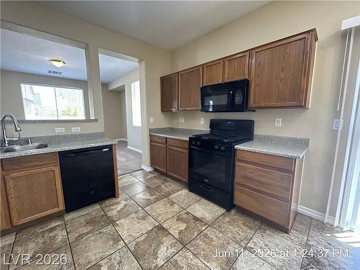 8465 Adams Valley St — Photo 4