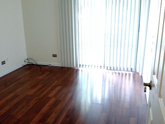 2nd image of 1365 N Sterling Ave #114D