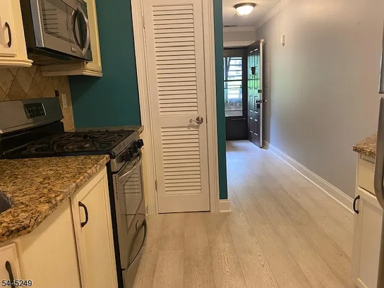 5 Sugar Loaf Ct #8 — Photo 11