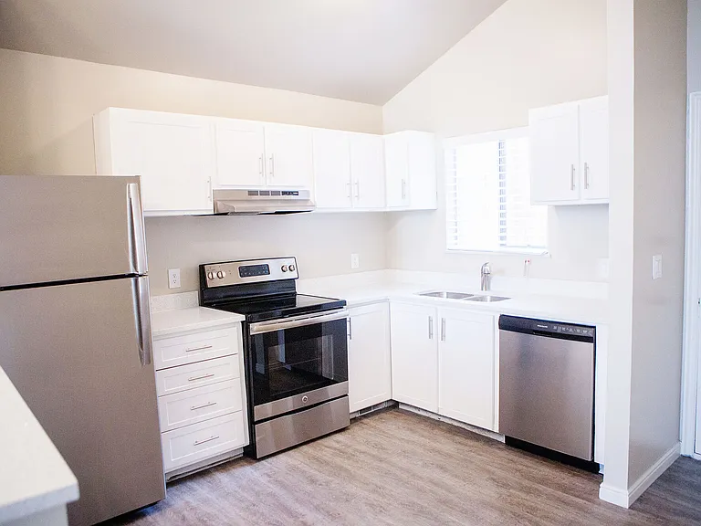 The Franklyn Apartments — Photo 7