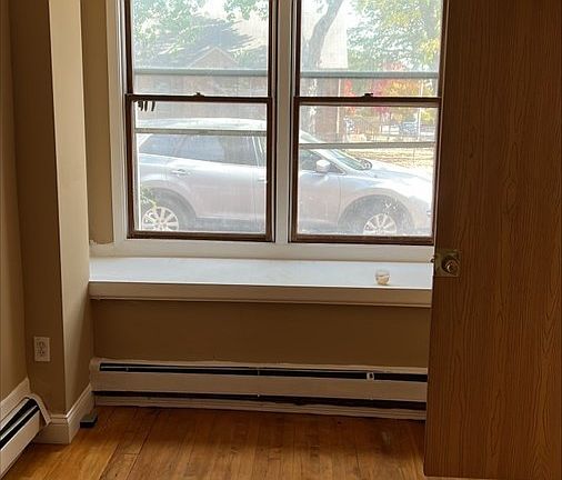 5th image of 2600 Washington St NE #1