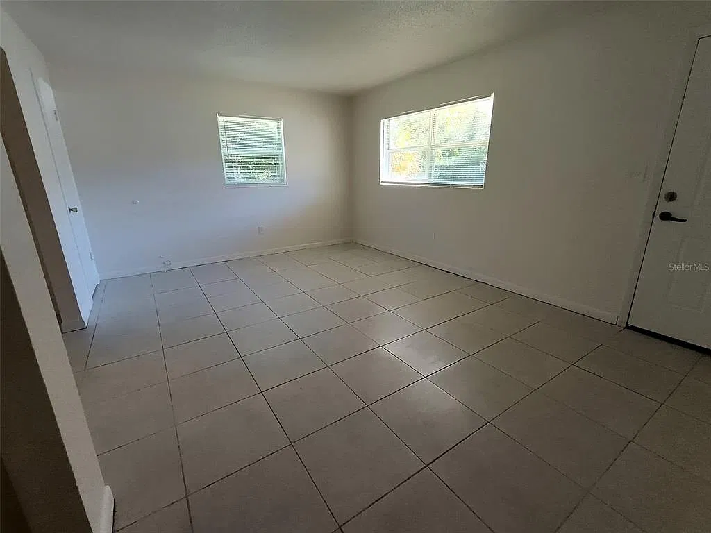 2 bed, 1.0 bath, 750 sqft, $1,125 — Photo 2
