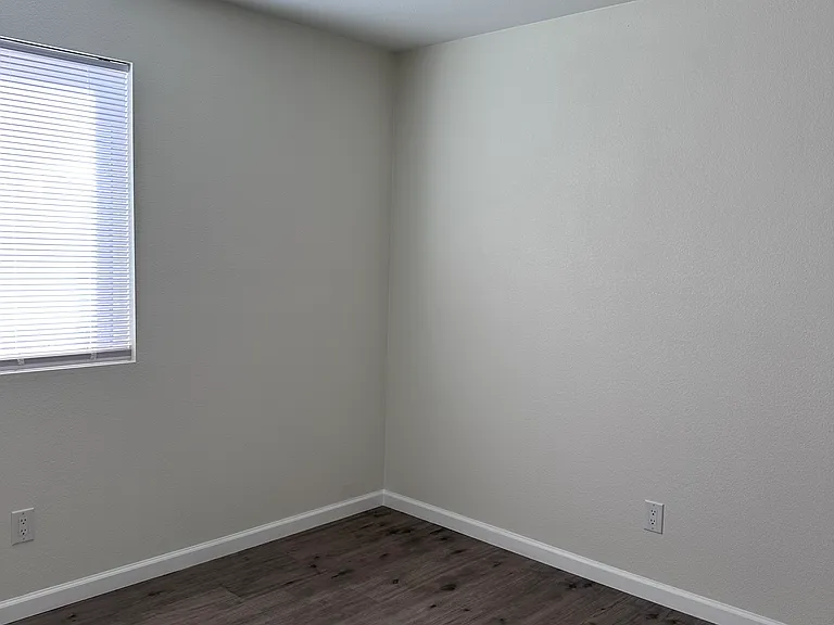 590 Augusta Dr — Photo 4