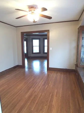 2 bed, 1000 sqft, $1,300 — Photo 4