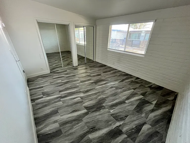 2905 N Euclid Ave — Photo 8