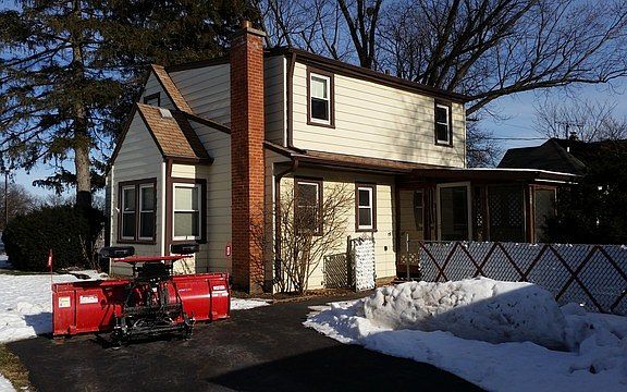 2nd image of 117 E Washington St