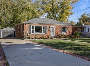 591 S Finley Rd, Lombard, IL 60148