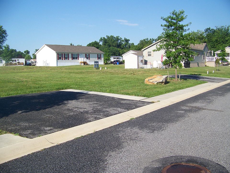 2nd image of 407 Pete's Way
