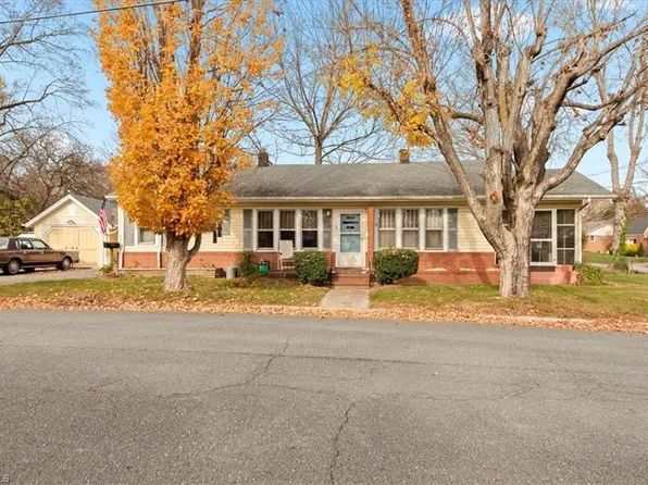 1603 N Main St, Mount Airy, NC 27030