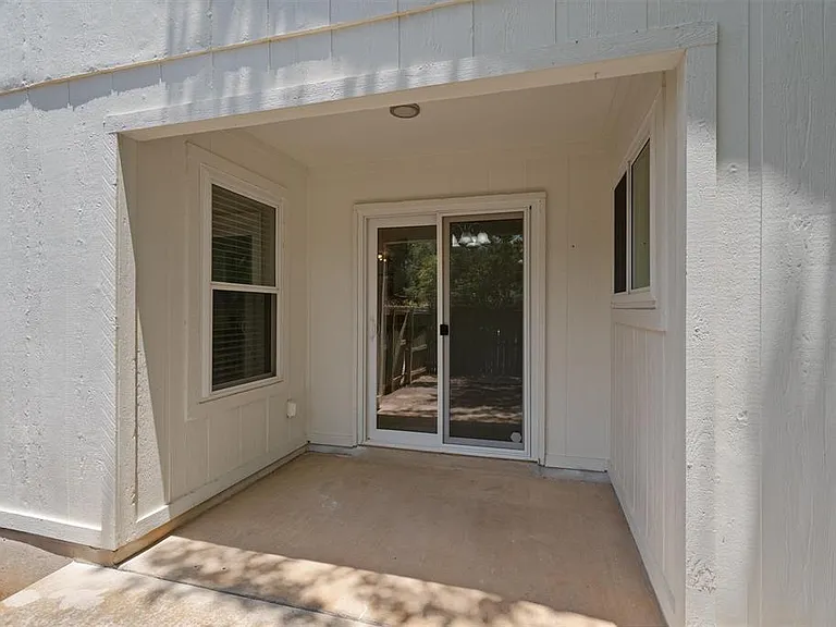 8907 Creekmont Cv — Photo 18