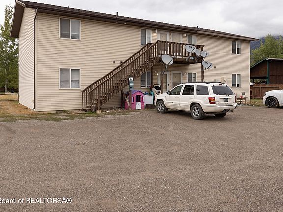 3rd image of 106 Morning Star Dr