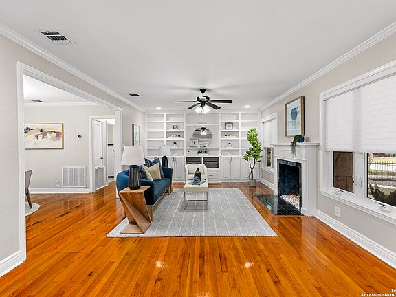 5th image of 319 Robinhood Pl