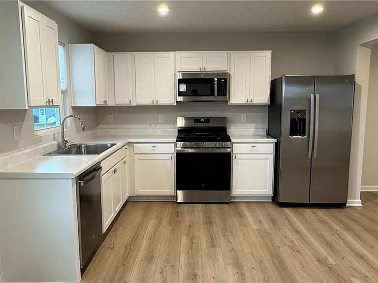 4034 Hemlock Ct — Photo 12