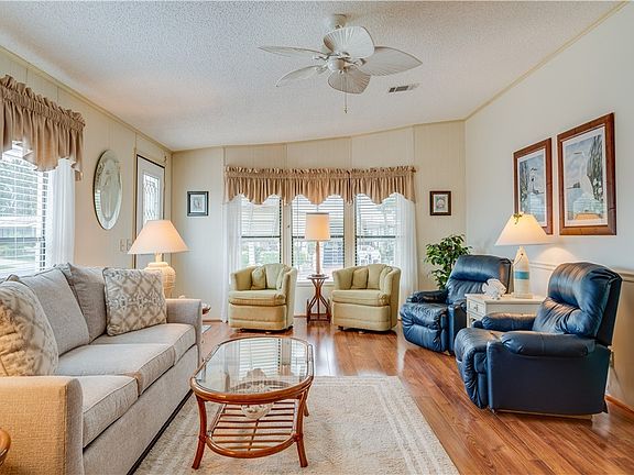 4th image of 624 Sunset Ln