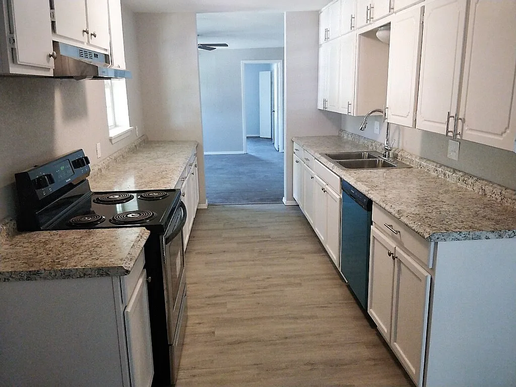 4 bed, 1587 sqft, $1,600 — Photo 3