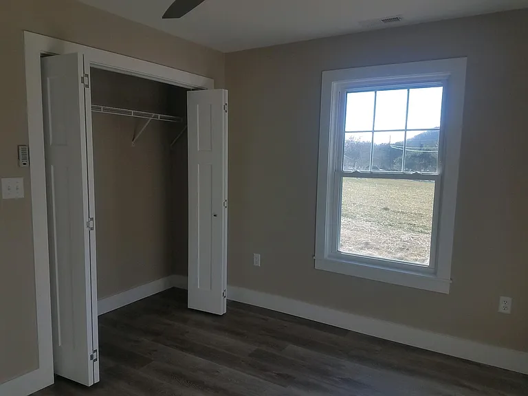 921 Bee Tree Rd — Photo 7